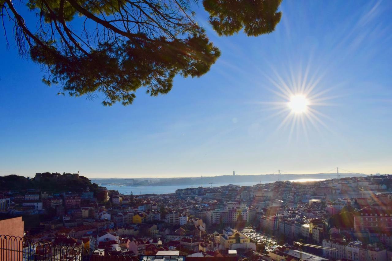 Aesthetic Riverview Apartment In Historical Lisboa Exteriér fotografie